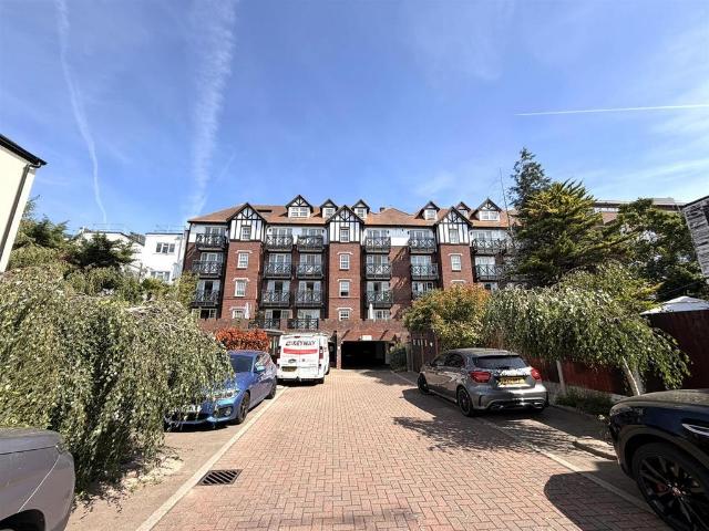 Flat for rent in Alton Barnes, Essex