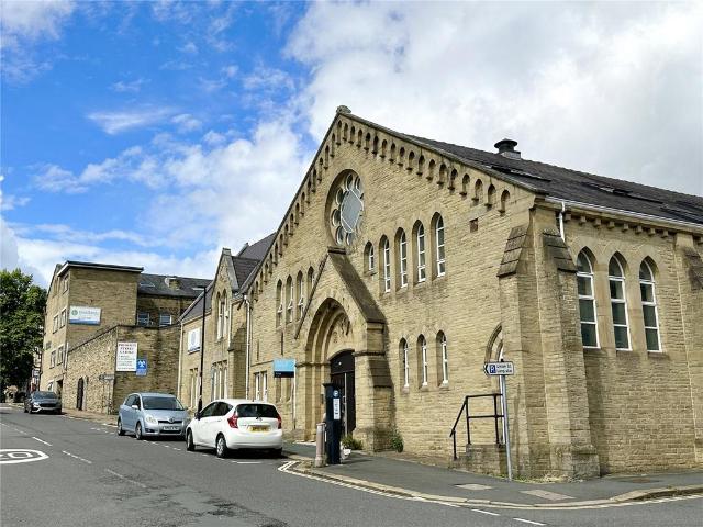 Flat for rent in Claremount, Halifax