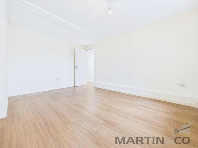 Apartment for rent in Priddy's Hard, Middlecroft