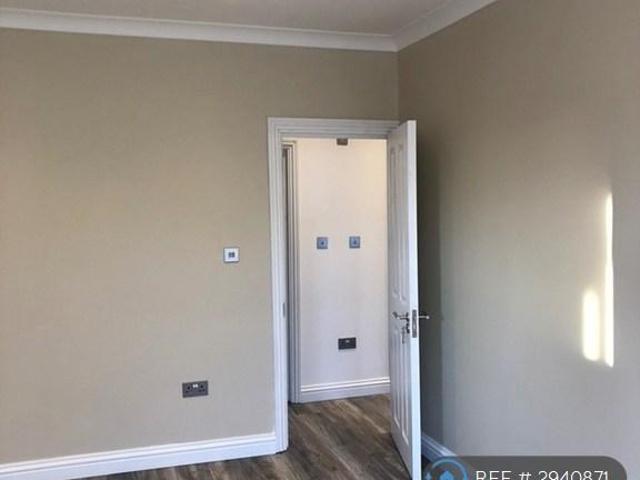 Flat for rent in Seven Kings, Greater London