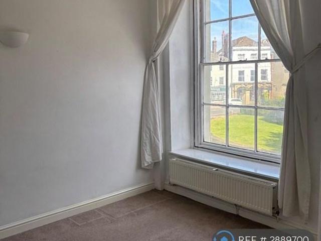 Flat for rent in Dursley, School House