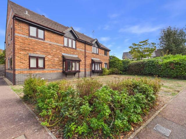 Flat for rent in East End, Rushmoor