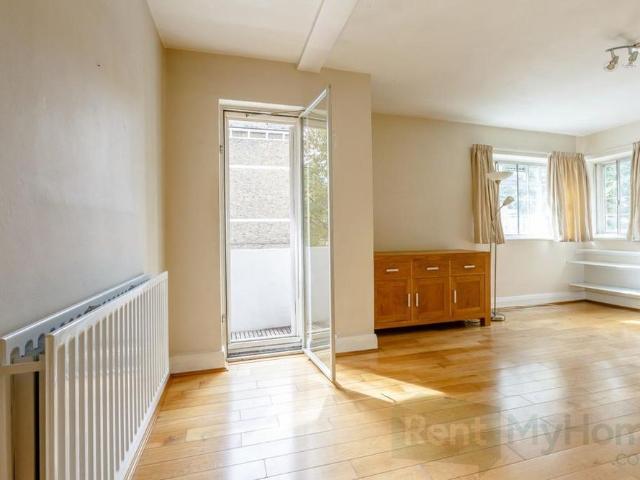 Apartment for rent in Stockwell, Greater London