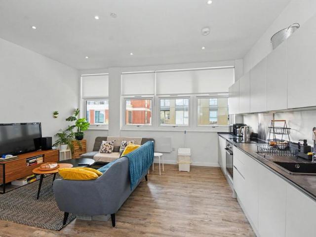 Apartment for rent in Birch Green, Spelthorne