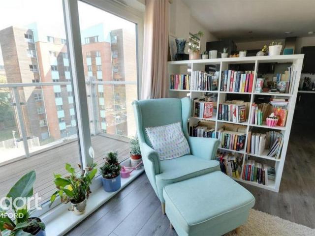 Apartment for rent in Rush Green, Greater London