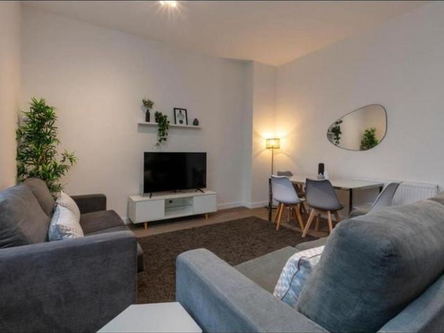 Apartment for rent in Duckett's Green, Greater London