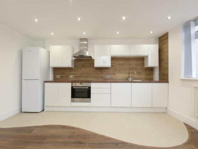 Flat for rent in Little Stanmore, Greater London