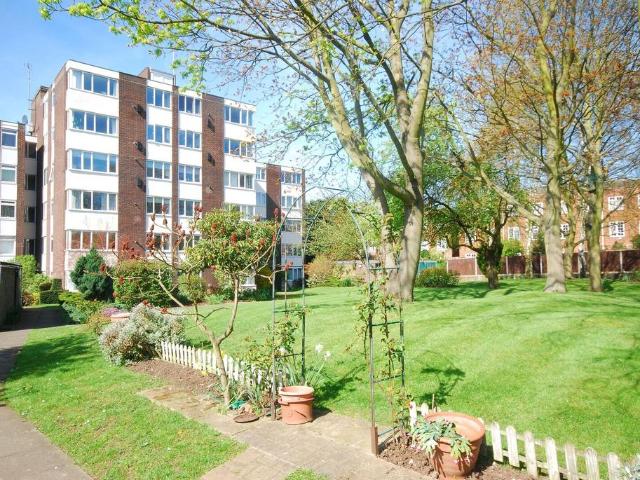 Flat for rent in Norbiton, Greater London