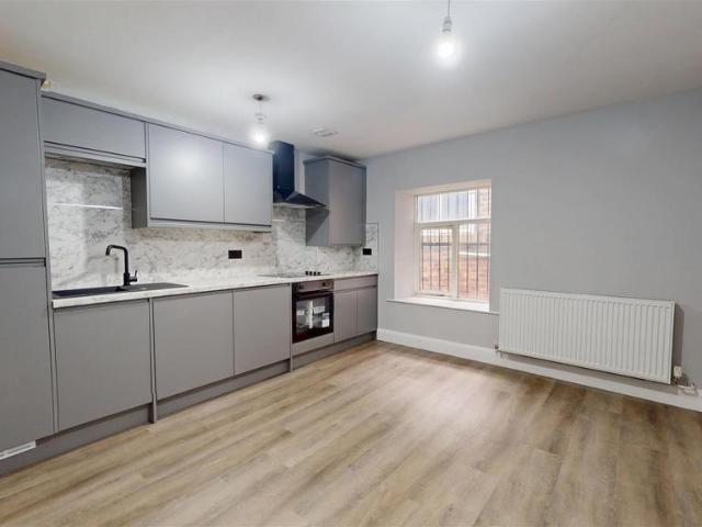 Flat for rent in Boothtown, Halifax