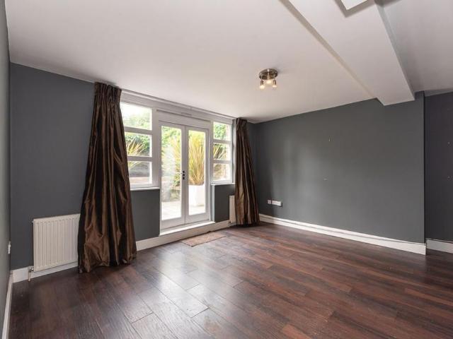 Apartment for rent in London Borough of Lambeth, Greater London