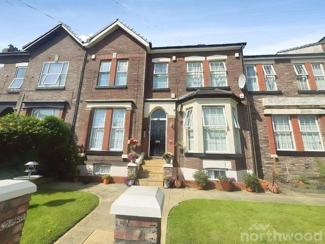 Flat for rent in Calderstones