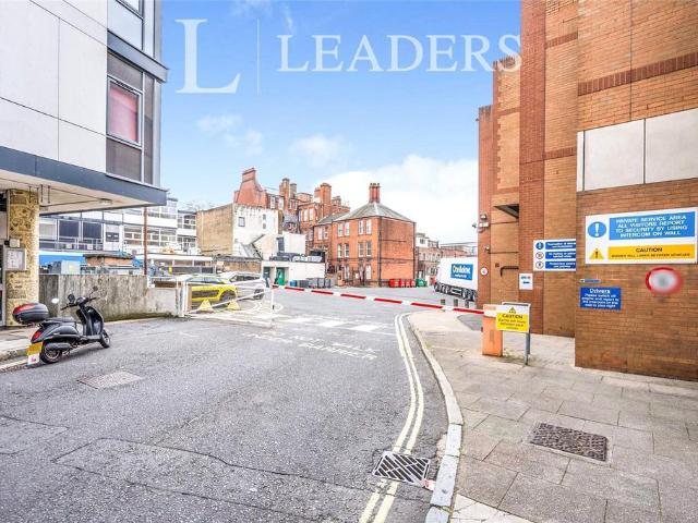 Flat for rent in The Polygon, City Of Southampton