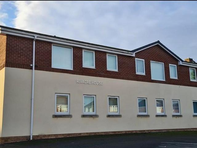 Flat for rent in Rossmore, Cheshire