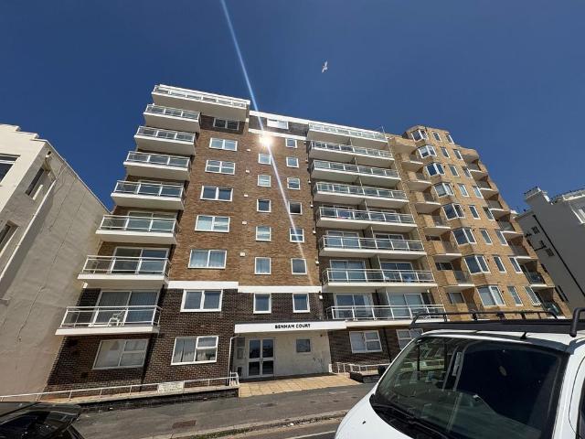 Flat for rent in Aldrington
