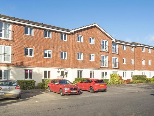 Flat for rent in Billingshurst, Horsham