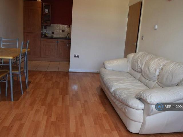 Apartment for rent in Holywell Estate, North Watford