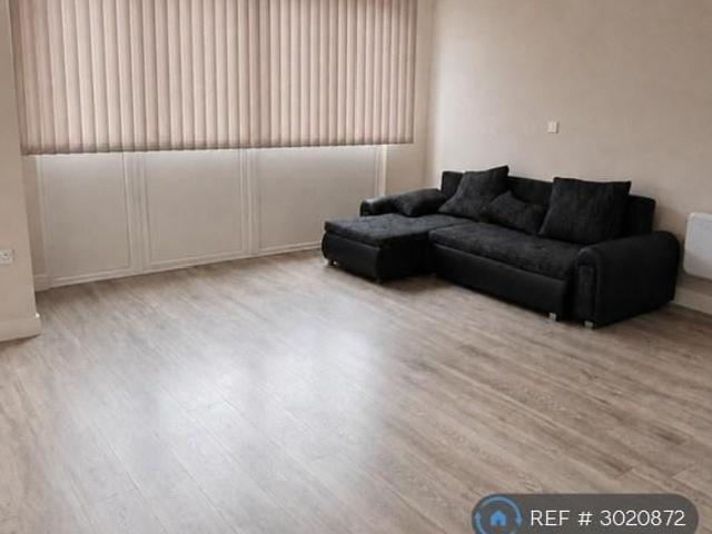 Apartment for rent in Crook Log, Greater London