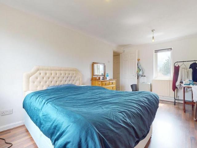 Flat for rent in West Ham, Isle Of Man