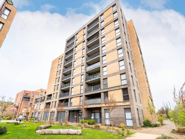 Flat for rent in Hayes, Greater London