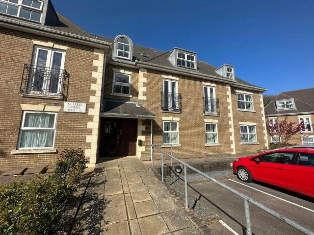 Flat for rent in Mount Pleasant, Iford