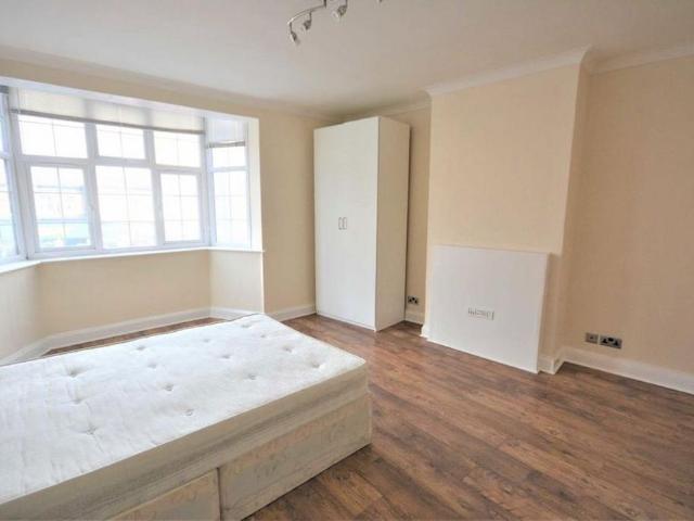 Apartment for rent in Watford Heath, North Watford