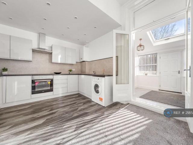 Flat for rent in South Cliff, Kepwick