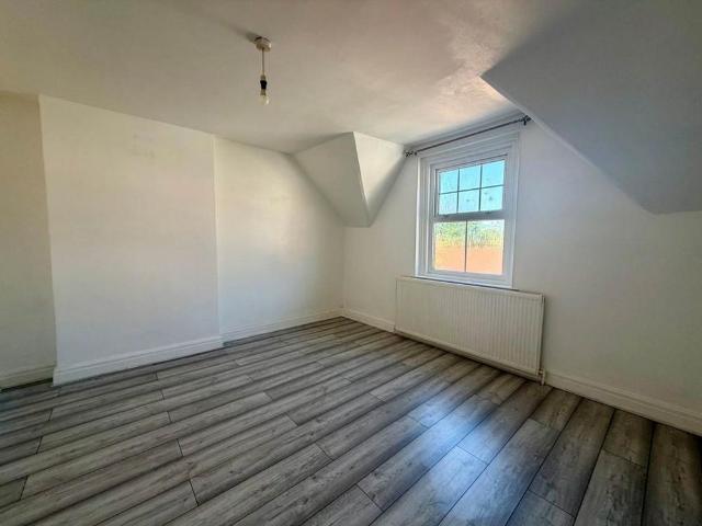 Apartment for rent in Wigginton, Pouchen End
