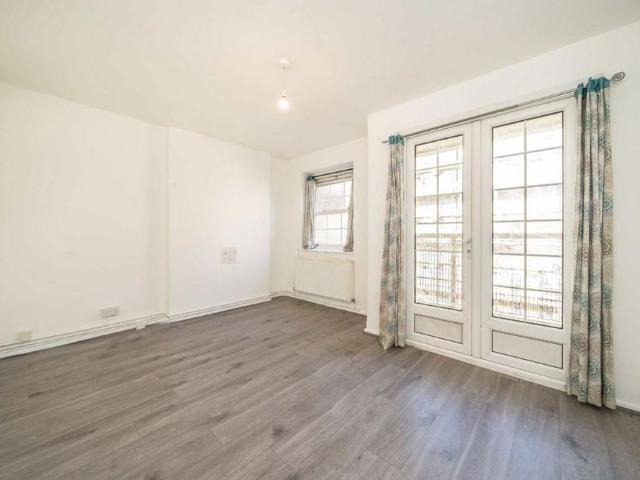 Apartment for rent in Abbeville Village, Greater London