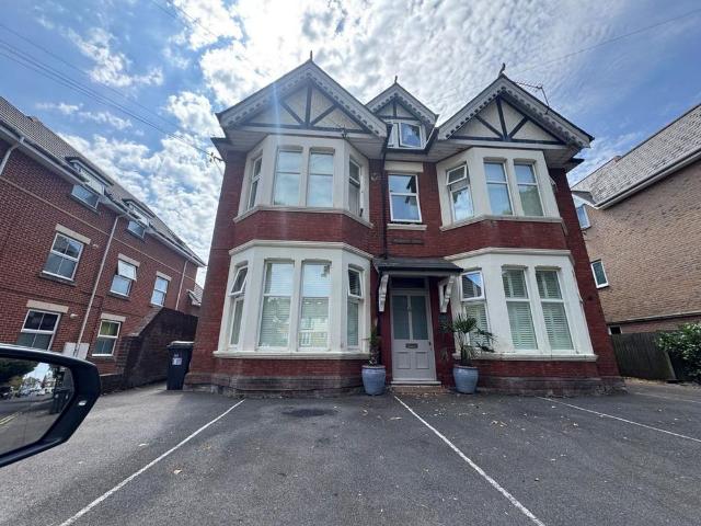 Apartment for rent in Charminster, Bournemouth