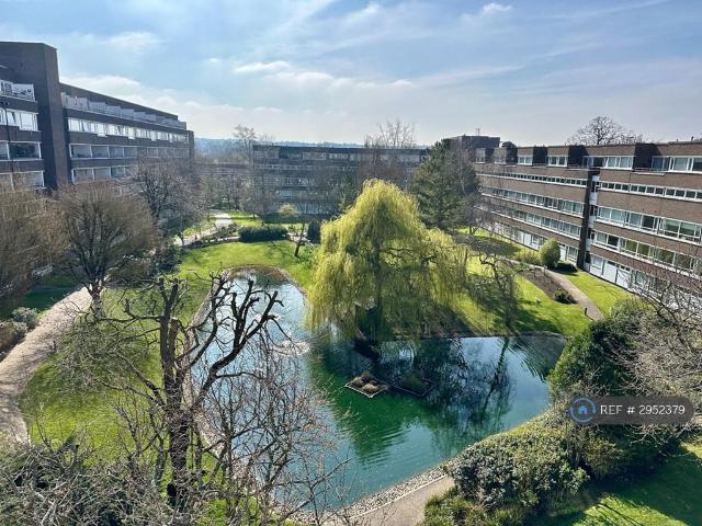 Flat for rent in Hayes, Greater London