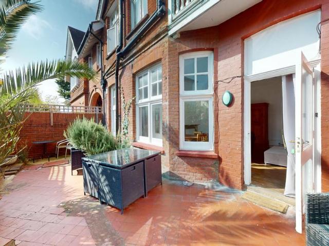 Flat for rent in Brunswick