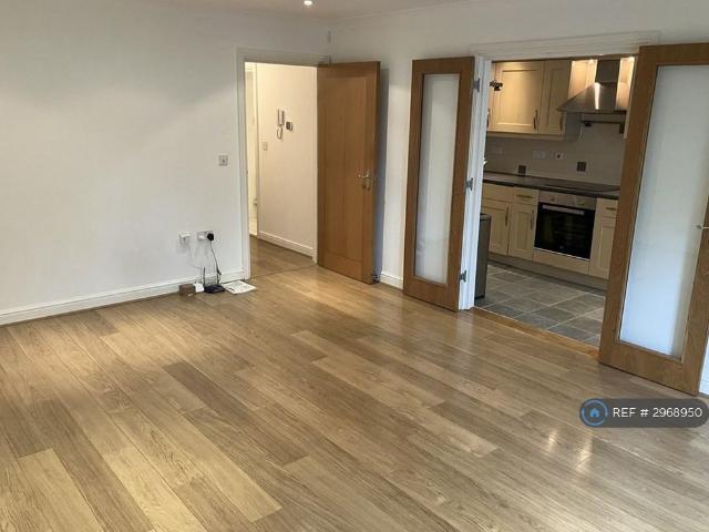 Apartment for rent in Holywell Estate, North Watford