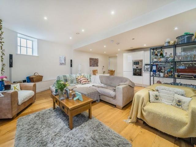 Apartment for rent in Kennington, Greater London
