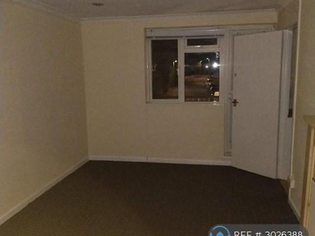 Apartment for rent in Marks Gate, Greater London
