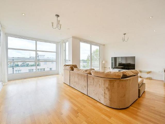 Apartment for rent in London Borough of Richmond upon Thames, Greater London