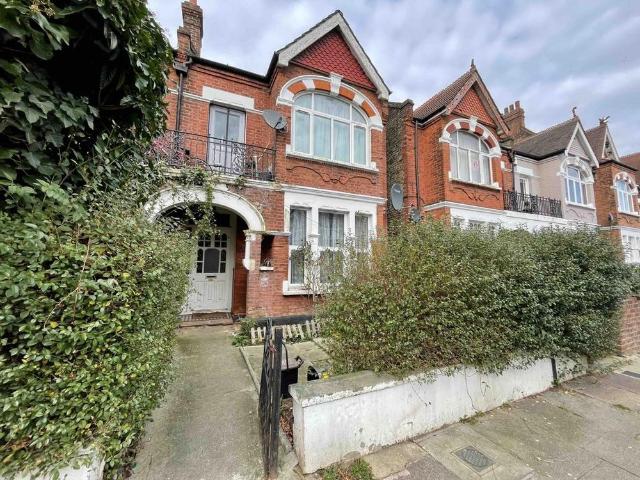 Apartment for rent in Manor Park, Greater London