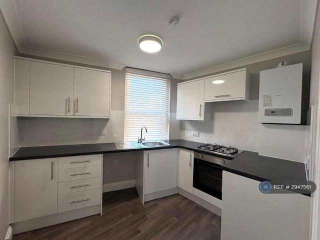 Flat for rent in Lansdowne, Springbourne