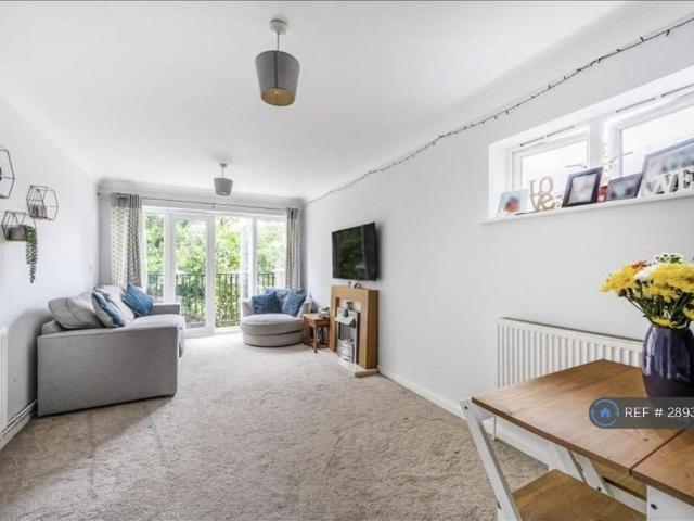 Apartment for rent in Daws Hill, Cressex
