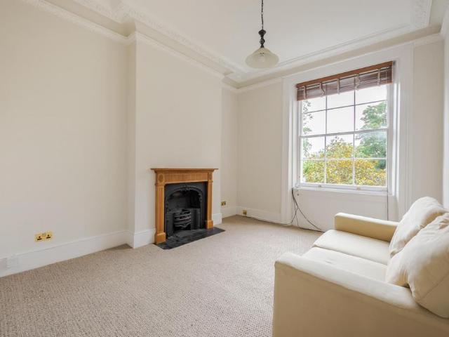 Flat for rent in Oval, Isle Of Man