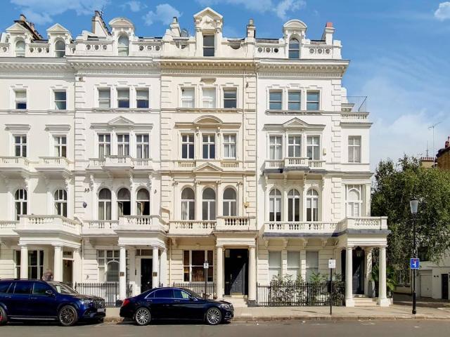 Flat for rent in South Kensington, Greater London
