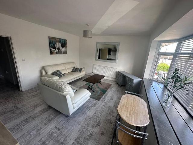 Apartment for rent in Abbey Park, Barton In Fabis