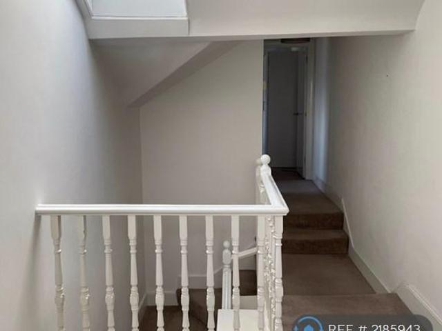 Flat for rent in London Borough of Croydon, Addiscombe