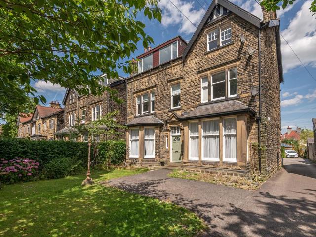 Flat for rent in Roundhay, West Yorkshire