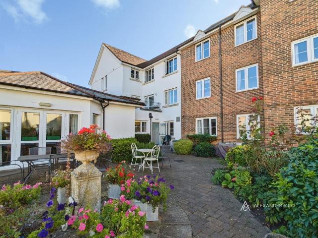 Flat for rent in Bicester, Cherwell