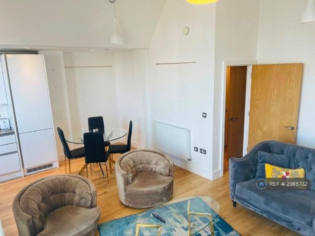Apartment for rent in London Borough of Newham, Greater London