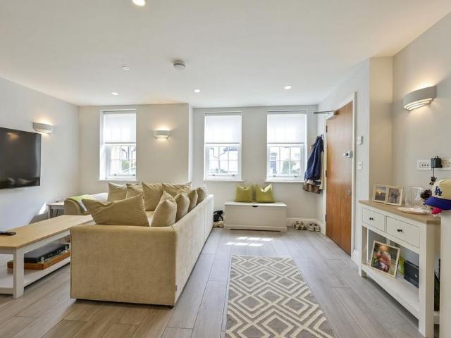 Apartment for rent in Putney, Greater London