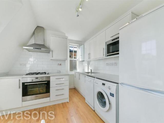Flat for rent in Oval, Greater London