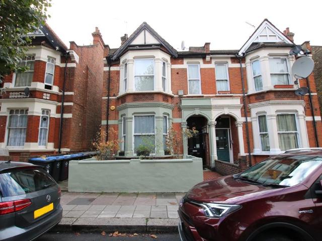 Flat for rent in Harlesden, Greater London