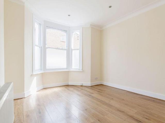 Apartment for rent in Walworth, Greater London