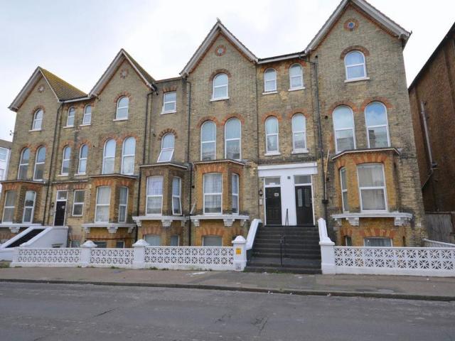 Flat for rent in Cliftonville West, Acol